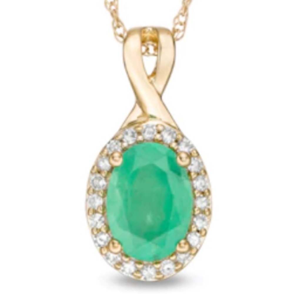 Gorgeous Emerald and diamond pendant